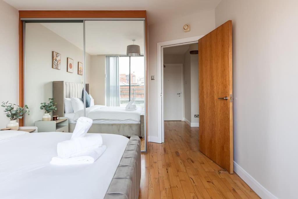 Modern Penthouse Apartment 2 Bed, 2 Bath Sleeps 6 City Centre Belfast Exterior foto